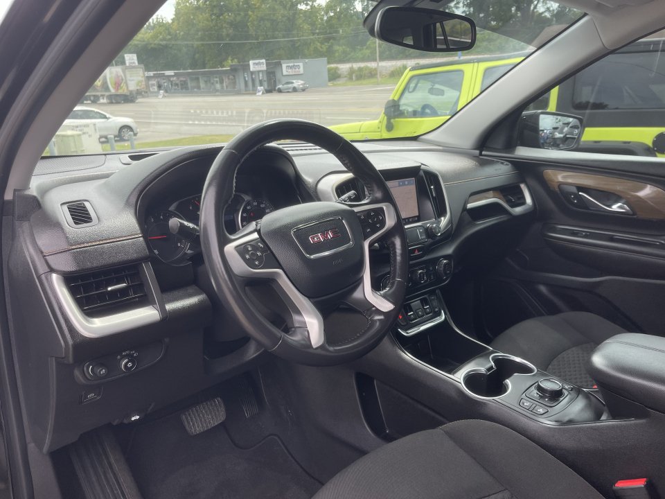 Used 2021 GMC Terrain SLE w/ Driver Convenience Package FWD image 9