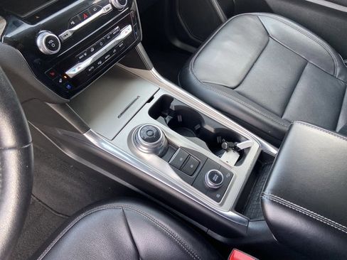 Used 2023 Ford Explorer Limited image 23