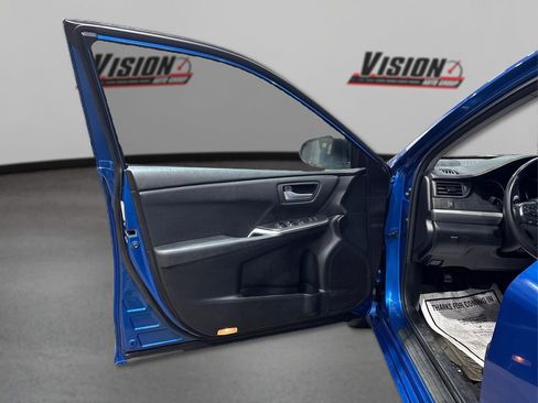 Used 2017 Toyota Camry SE image 22