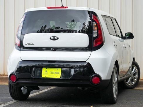 Used 2016 Kia Soul + FWD image 4