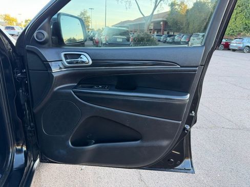 Used 2019 Jeep Grand Cherokee Limited image 21