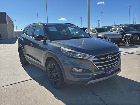 Used 2017 Hyundai Tucson Night image 2