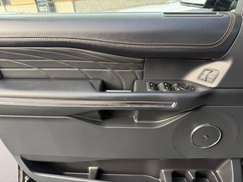 Used 2022 Ford Expedition Max Platinum image 40