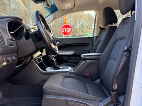 Used 2022 Chevrolet Colorado LT w/ LT Convenience Package image 13