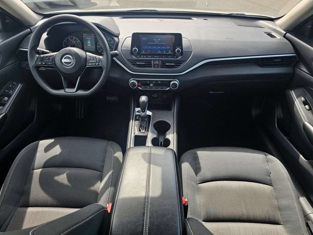 Used 2024 Nissan Altima 2.5 S FWD image 11