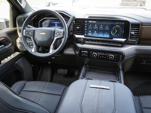 Used 2024 Chevrolet Silverado 2500 High Country w/ High Country Premium Package AWD/4WD image 27