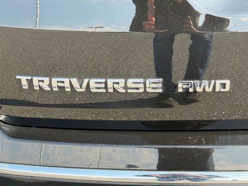 Used 2023 Chevrolet Traverse Premier image 21