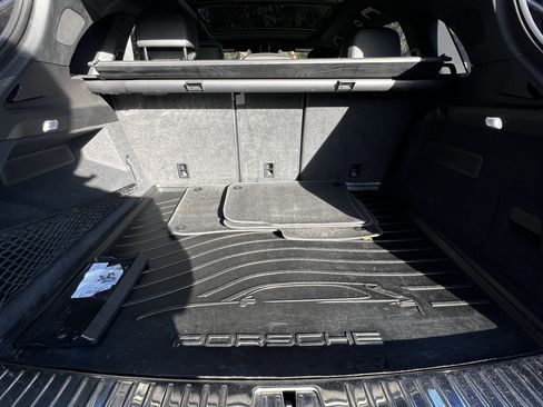 Used 2023 Porsche Cayenne image 49