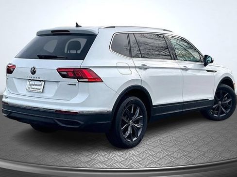 Used 2023 Volkswagen Tiguan SE AWD/4WD image 6
