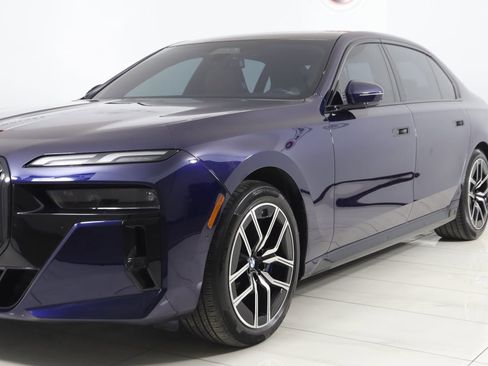 Used 2023 BMW 760i xDrive image 71