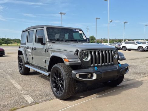 Used 2023 Jeep Wrangler Unlimited Sahara AWD/4WD image 1