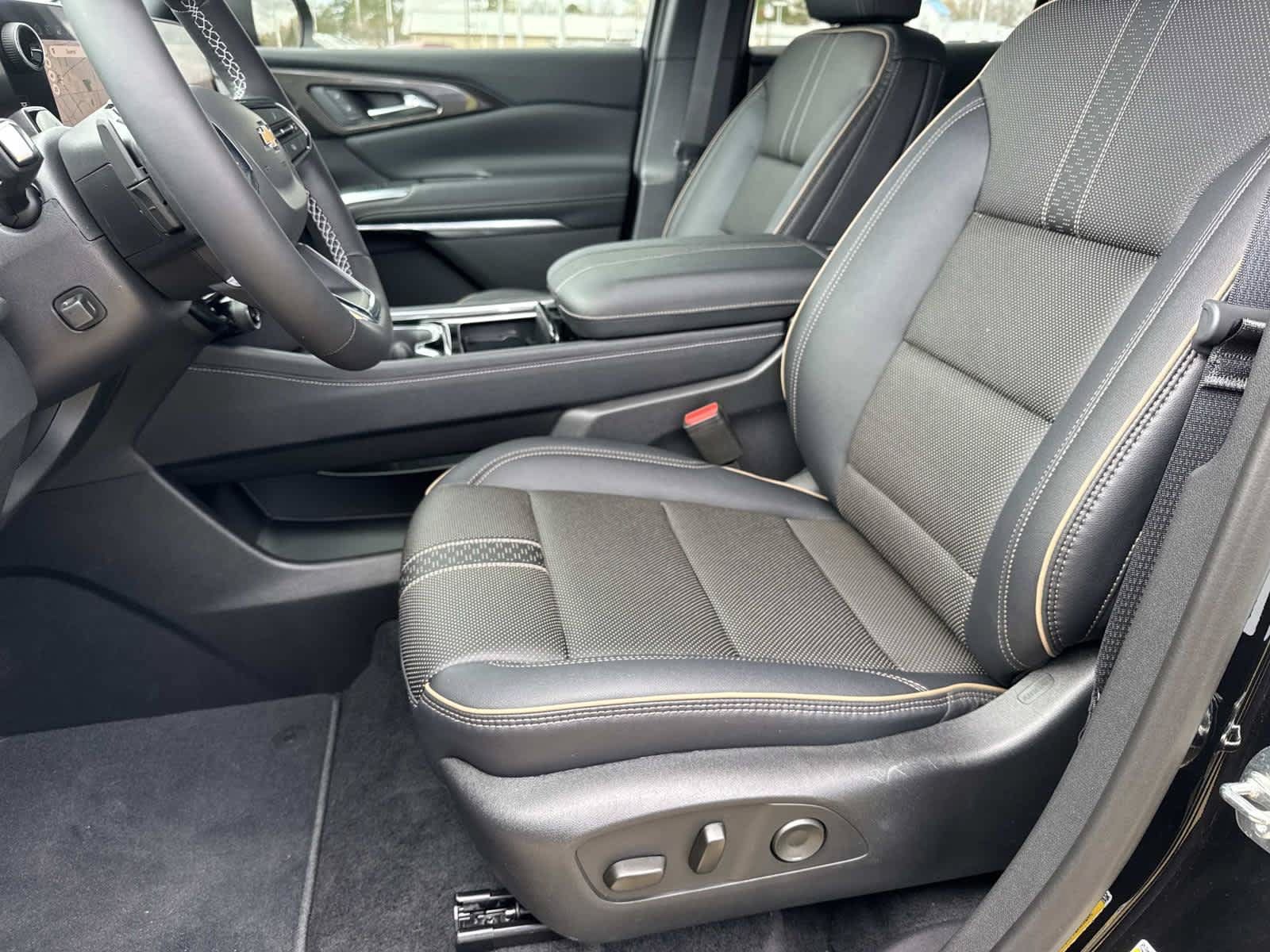 New 2026 Chevrolet Traverse High Country FWD image 12