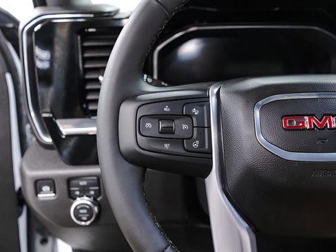 Used 2024 GMC Sierra 1500 Elevation AWD/4WD image 10