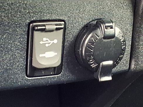 Used 2016 Toyota RAV4 LE image 22