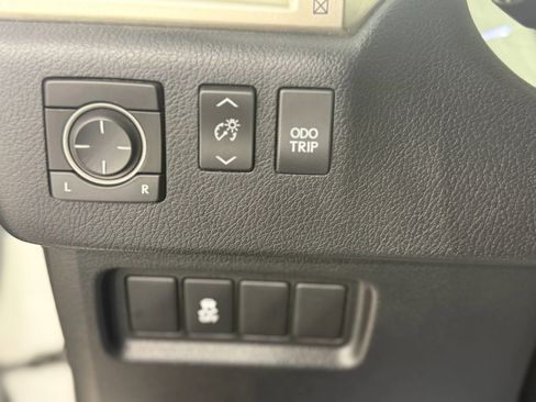 Used 2013 Lexus GX 460 Premium image 22