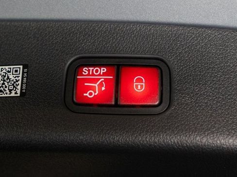 Certified 2026 Mercedes-Benz GLC 300 4MATIC image 33