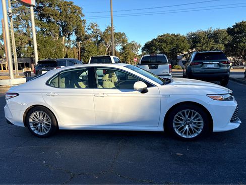 Used 2019 Toyota Camry Hybrid image 27