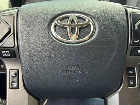 Used 2018 Toyota Tacoma TRD Sport AWD/4WD image 25