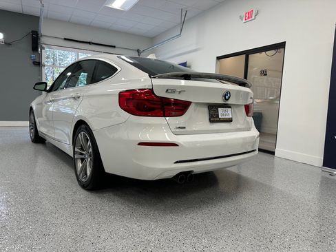 Used 2018 BMW 330i Gran Turismo xDrive image 6