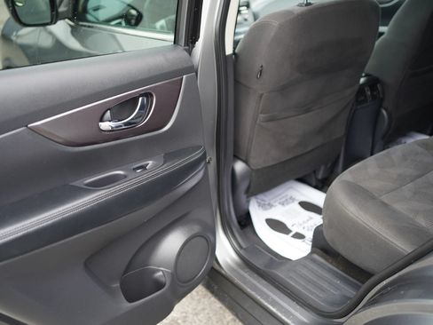 Used 2016 Nissan Rogue SV AWD/4WD image 10
