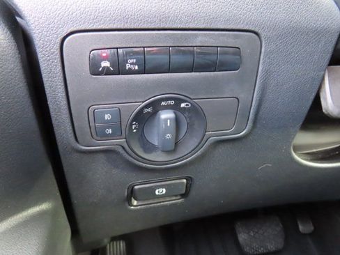 Used 2016 Mercedes-Benz Metris Passenger image 30