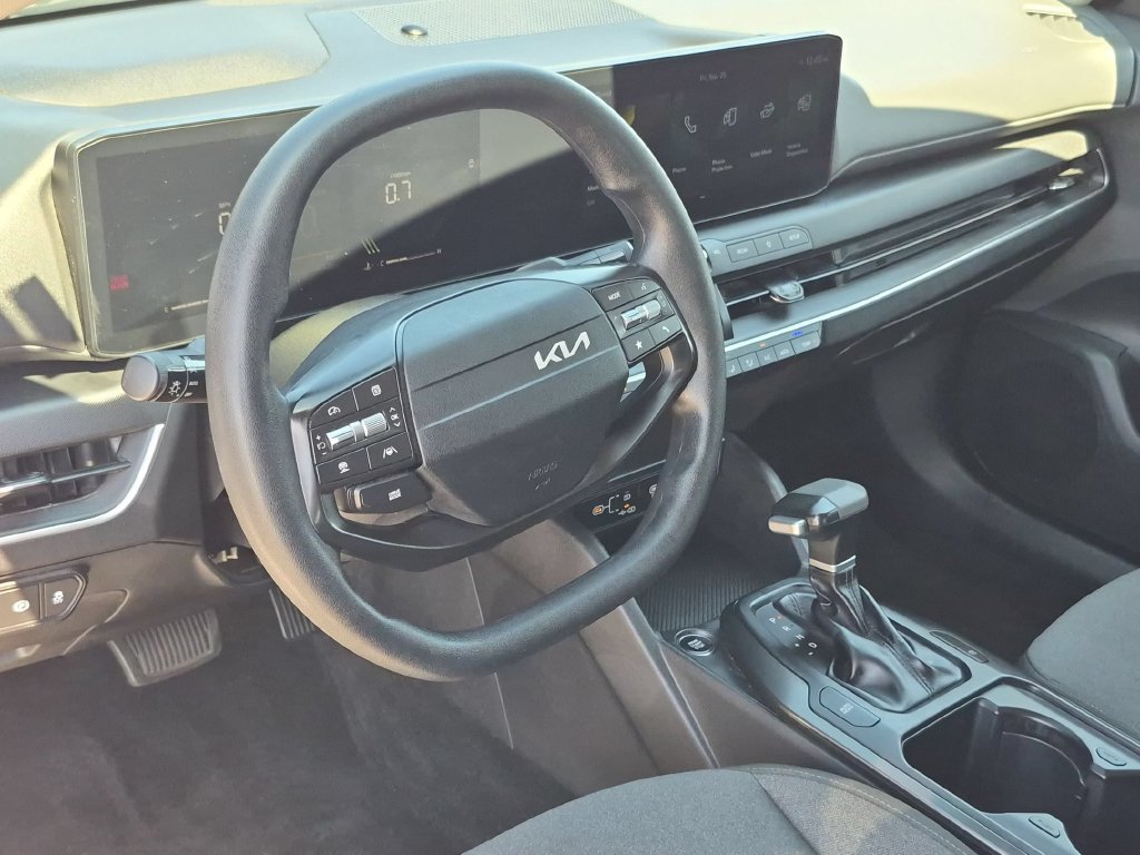 Used 2025 Kia K4 FWD image 15