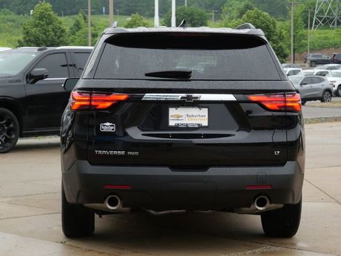 Used 2023 Chevrolet Traverse LT w/ LT Premium Package AWD/4WD image 6