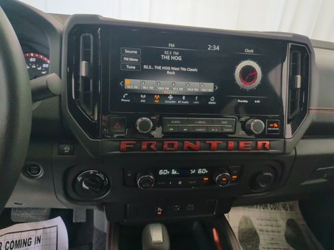 Used 2025 Nissan Frontier PRO-4X AWD/4WD image 9