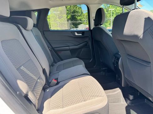 Used 2021 Ford Escape SE w/ Cold Weather Package AWD/4WD image 18