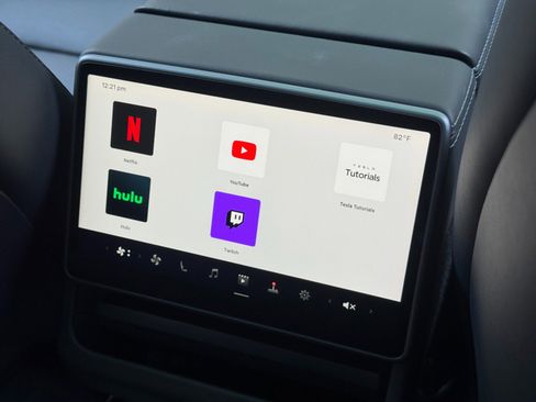 Used 2025 Tesla Model 3 Long Range image 38