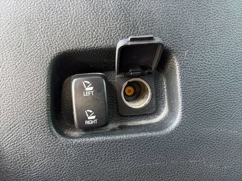 Used 2018 Ford Edge Titanium w/ Equipment Group 301A AWD/4WD image 31