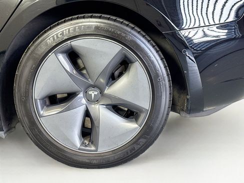 Used 2019 Tesla Model 3 Long Range image 28