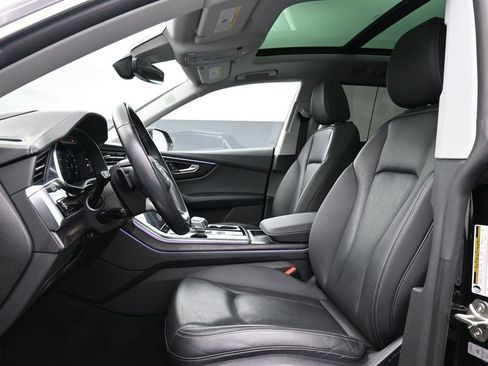 Used 2021 Audi Q8 Prestige w/ Prestige Package image 10
