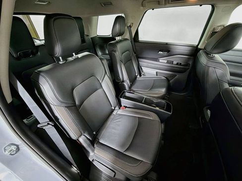 Used 2023 Nissan Pathfinder SL w/ SL Premium Package AWD/4WD image 29