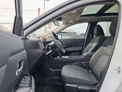 New 2026 Nissan Kicks SV w/ SV Premium Package image 9