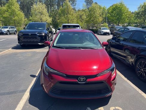 Used 2024 Toyota Corolla LE image 5