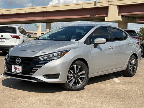 New 2025 Nissan Versa SV w/ Trunk Package image 2