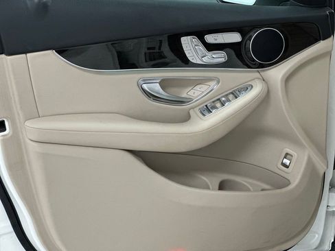 Used 2021 Mercedes-Benz GLC 300 image 12