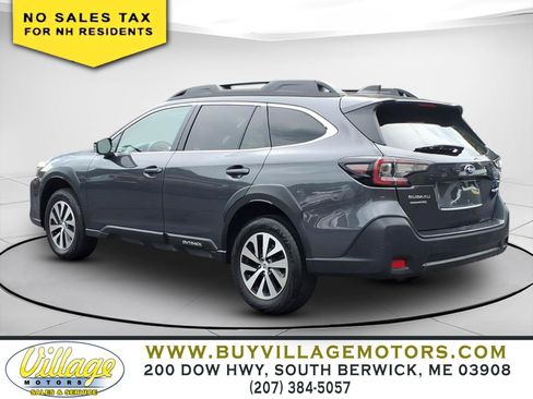 Used 2023 Subaru Outback Premium AWD/4WD image 3