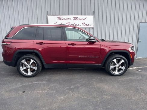 Used 2023 Jeep Grand Cherokee 4WD 4xe image 5