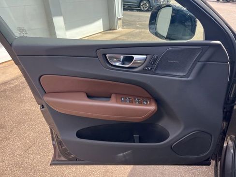 Certified 2025 Volvo XC60 B5 Ultra AWD/4WD image 26
