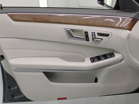 Used 2014 Mercedes-Benz E 350 Sedan w/ Premium 1 Package image 36