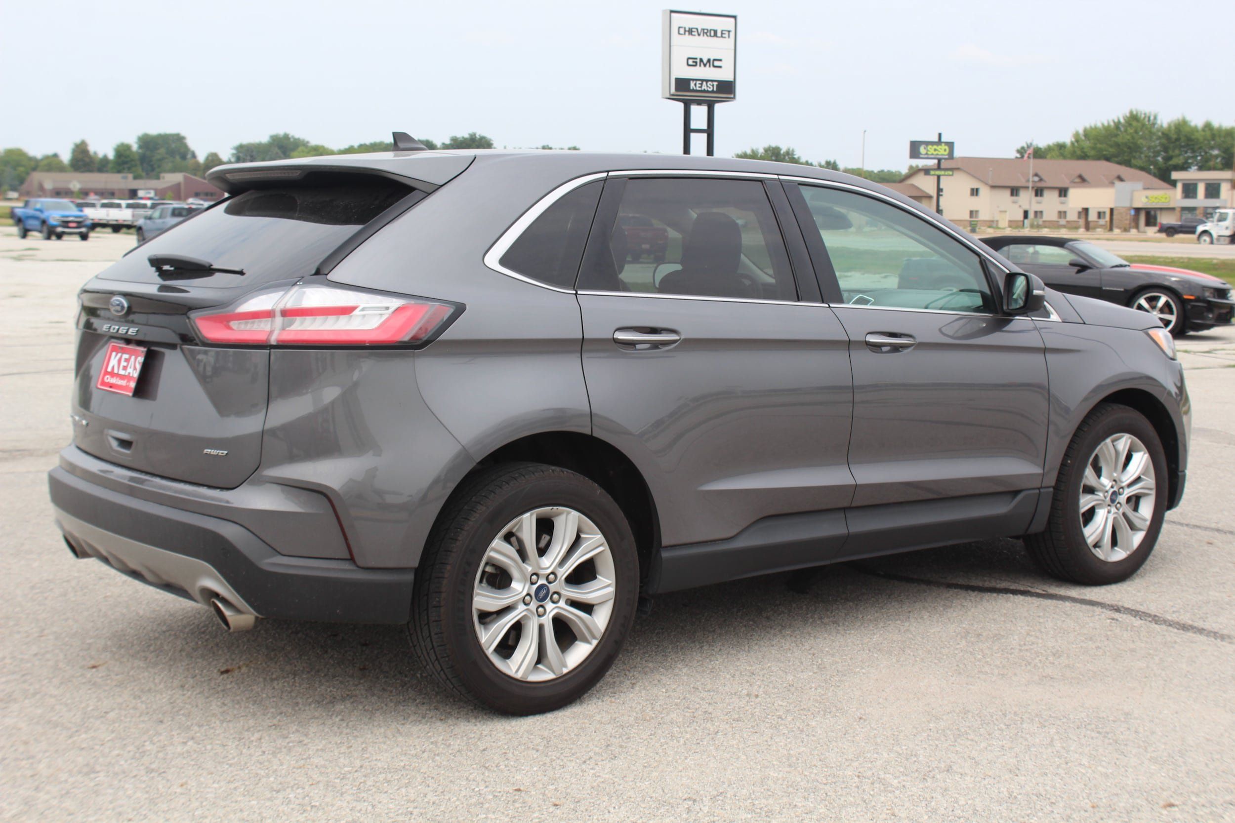 Used 2022 Ford Edge Titanium AWD/4WD image 5
