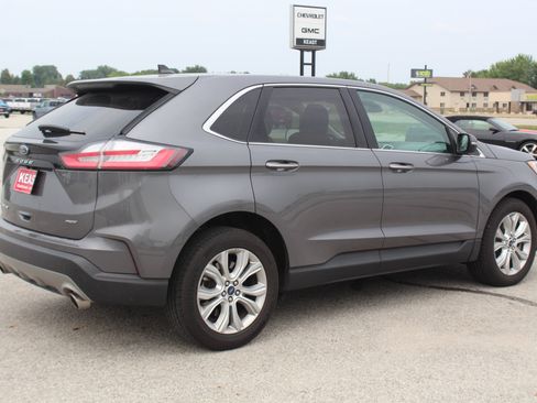 Used 2022 Ford Edge Titanium AWD/4WD image 5