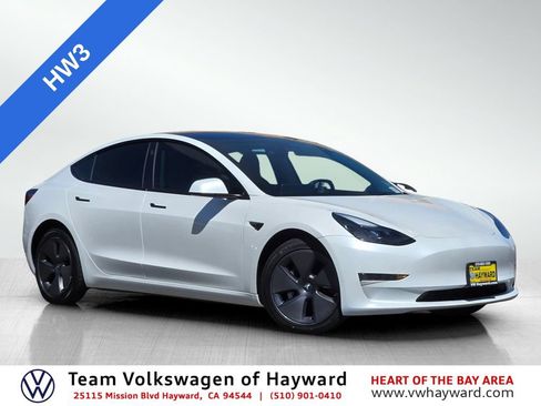 Used 2023 Tesla Model 3 Standard Range RWD image 1