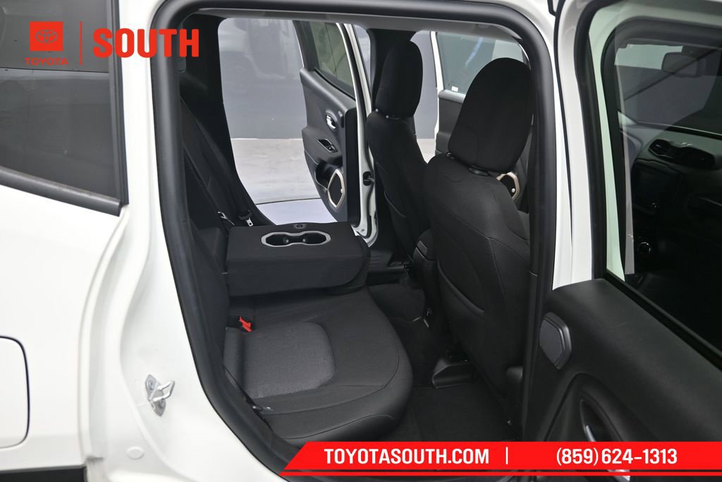 Used 2016 Jeep Renegade Latitude w/ Safety & Security Group FWD image 28