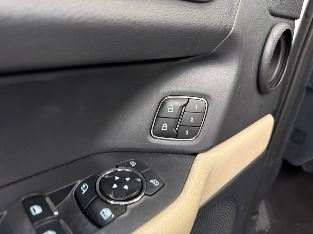 Used 2024 Ford Expedition Limited RWD image 12