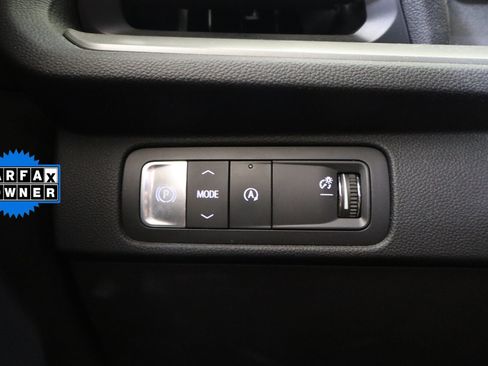 Used 2025 Chevrolet Traverse LT w/ Driver Confidence Package FWD image 33