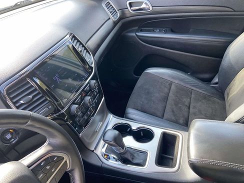 Used 2019 Jeep Grand Cherokee Altitude image 23
