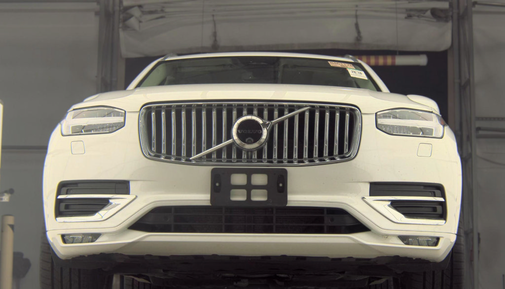 Used 2025 Volvo XC90 T8 Plus w/ Protection Package Premier AWD/4WD image 19